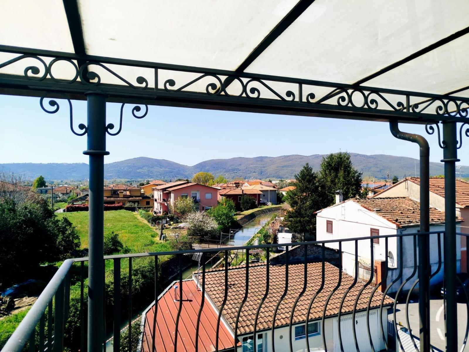 Ferienwohnung Ca' Fra E Oly Castelnuovo Magra Exterior foto